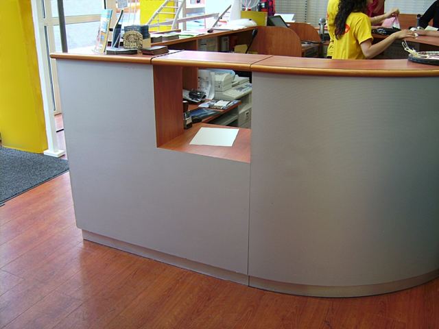Meuble d’accueil et caisse